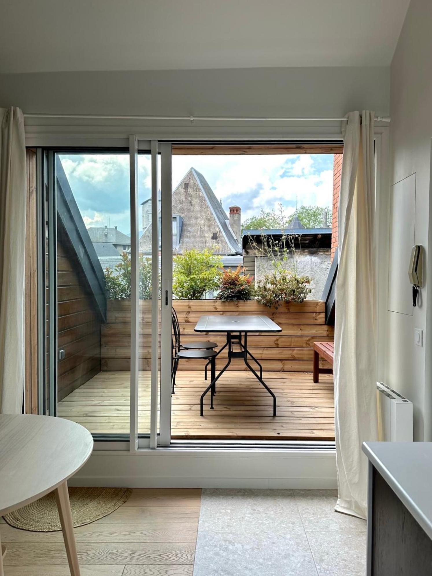 Ecrin De Calme Avec Terrasse Apartamento Chambéry Exterior foto